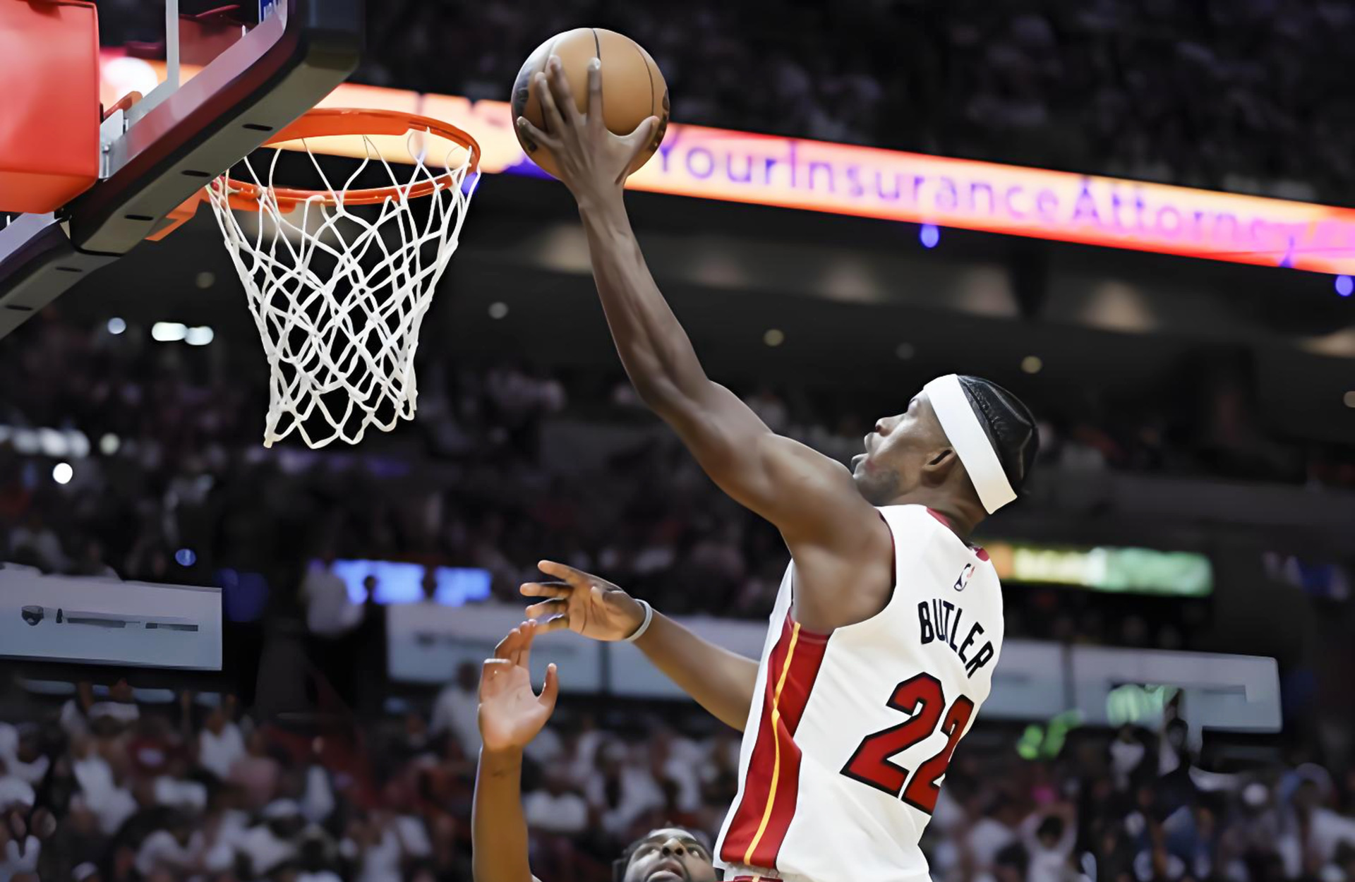 巴特勒险胜爆发新星，逆转取胜关键表现点燃全场！