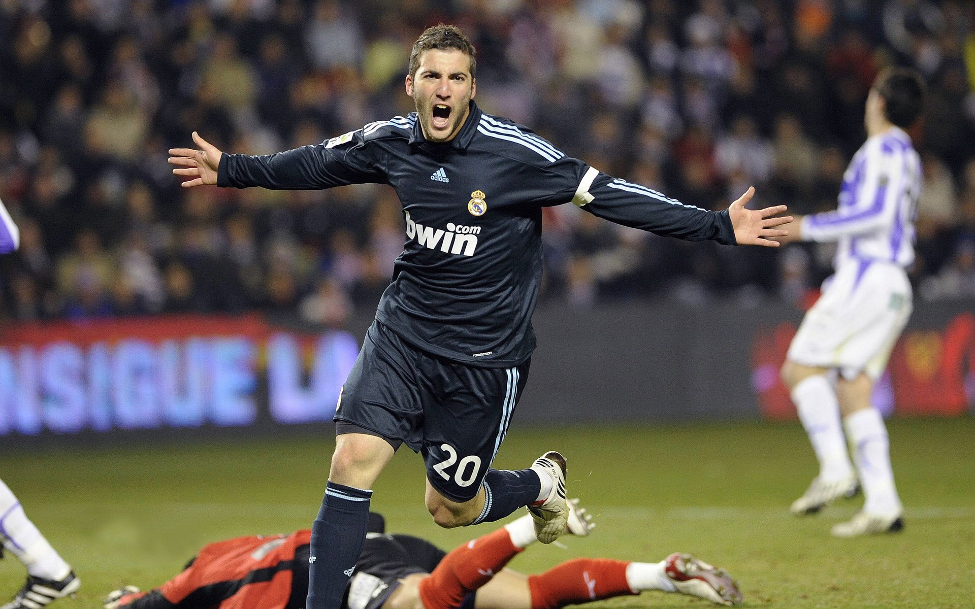  尤文图斯夺冠视频 